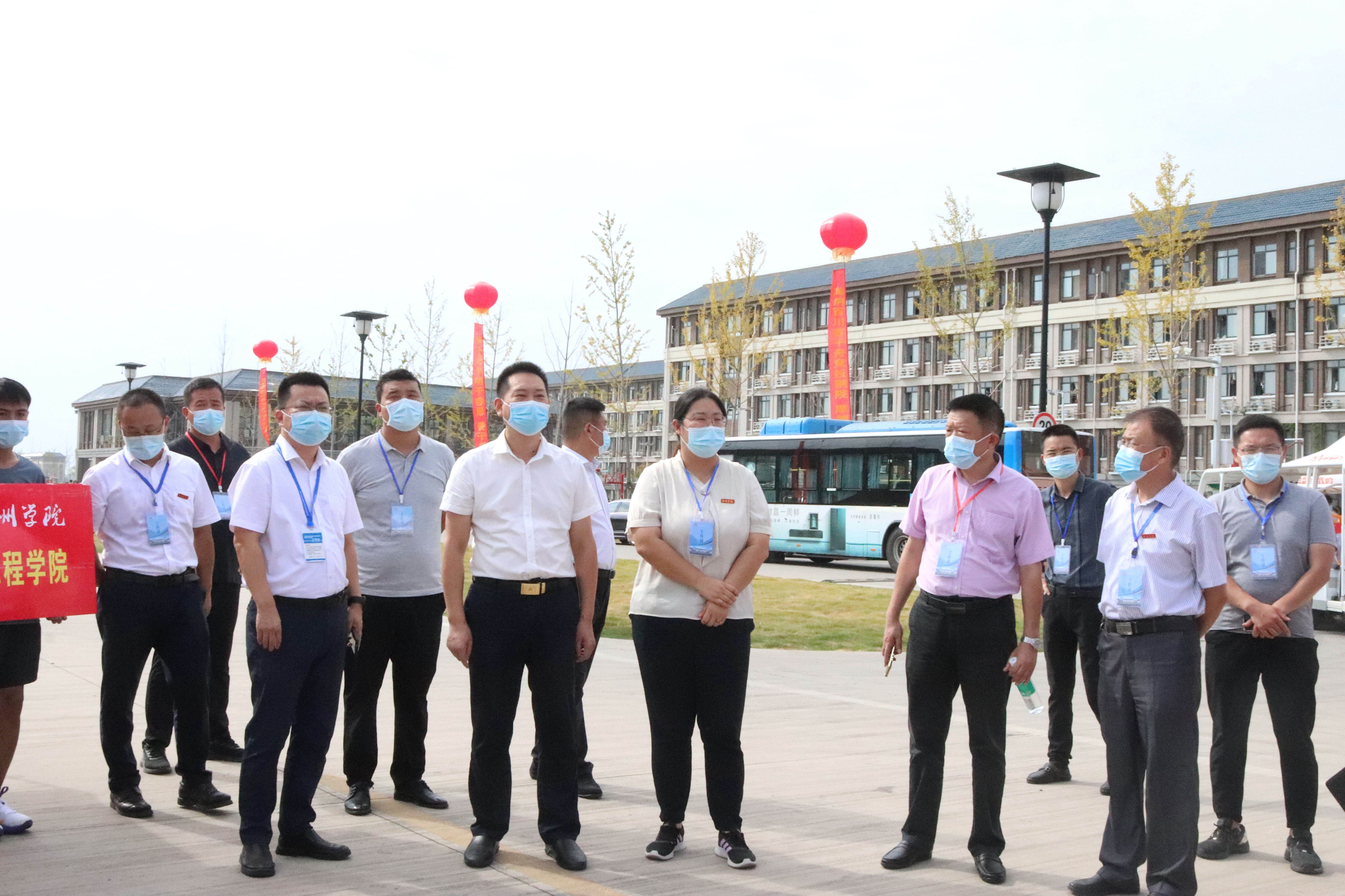 【迎新季】荆州市领导到我校开展2022年迎新疫情防控检查评估工作